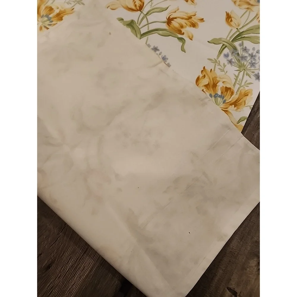 Jane Churchill Limited Fairbourne Tulips England Fabric Floral Lot Table Runners